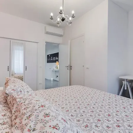 Av Domus Vatican St.peter Bed & Breakfast 4*
