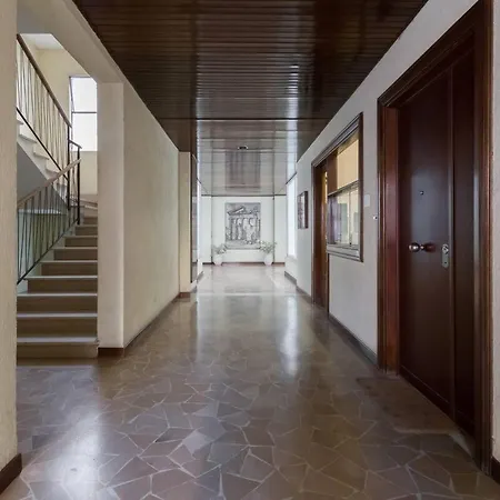 לינה וארוחת בוקר Av Domus Vatican St.peter רומא